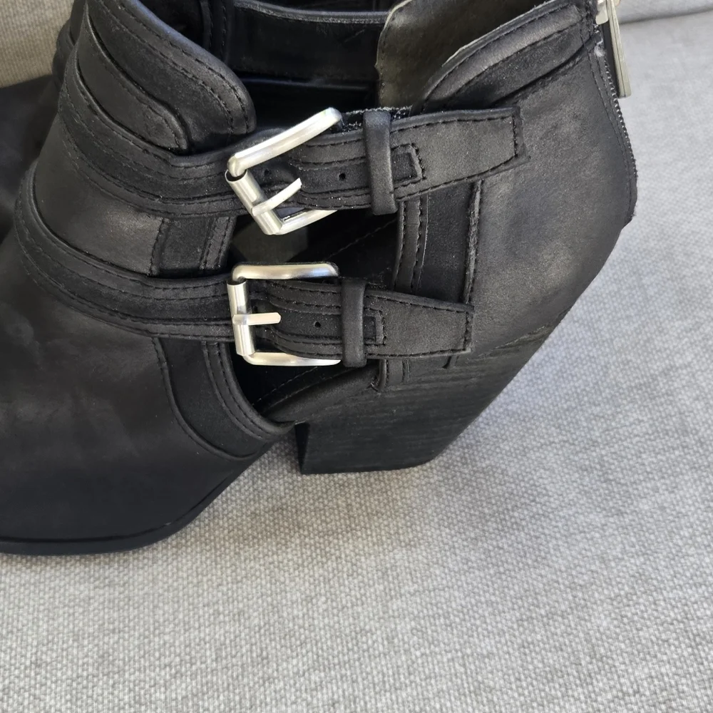 Charles By Charles David Black Western Booties